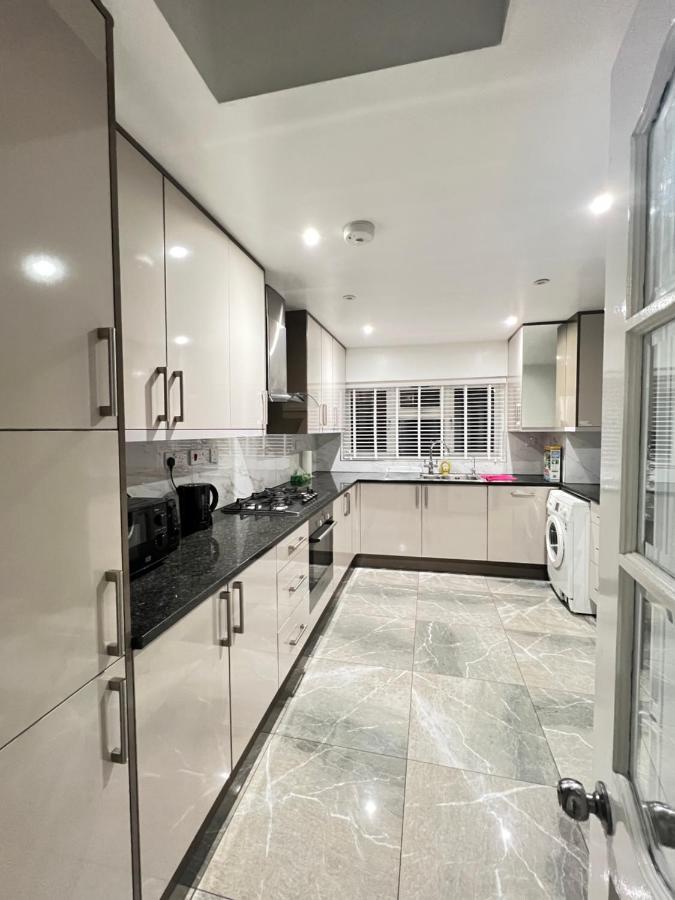 Stayeasy En-Suite London Ngoại thất bức ảnh