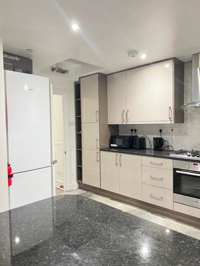 Stayeasy En-Suite London Ngoại thất bức ảnh